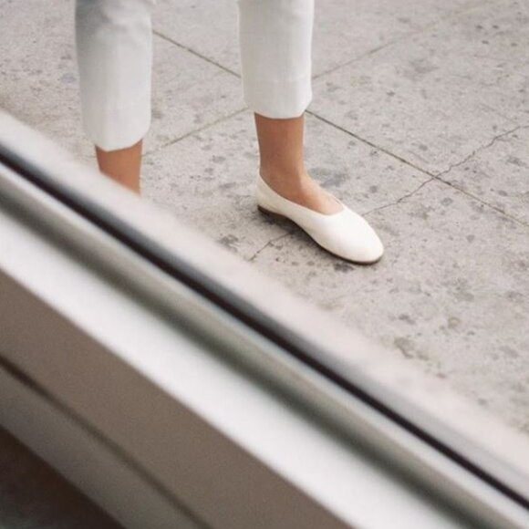 NIB VINCE Women's Maxwell Italian Leather Ballet Flats Glove Shoes in Cream - Picture 15 of 16